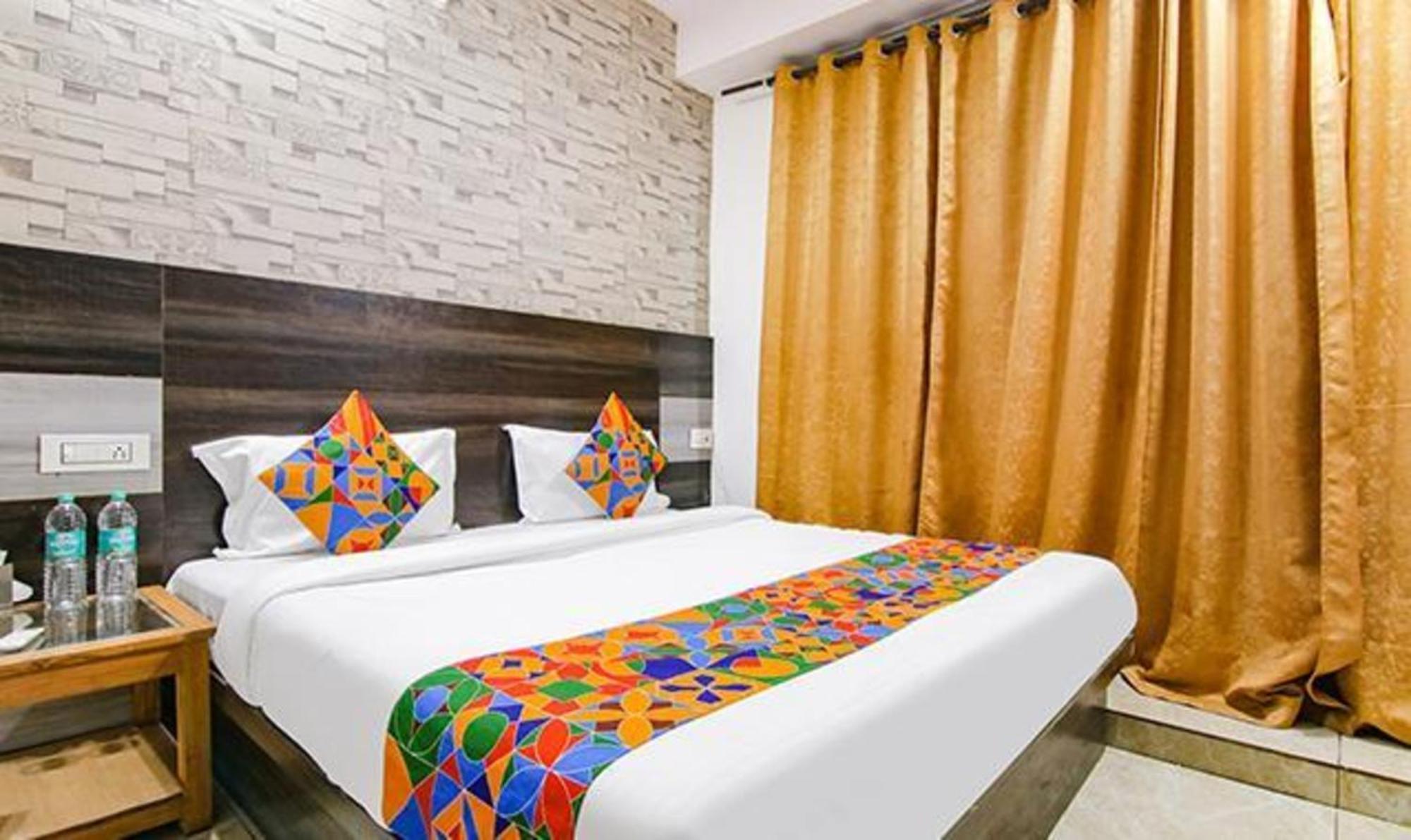 Fabhotel Welcome Residency Zirakpur Eksteriør billede