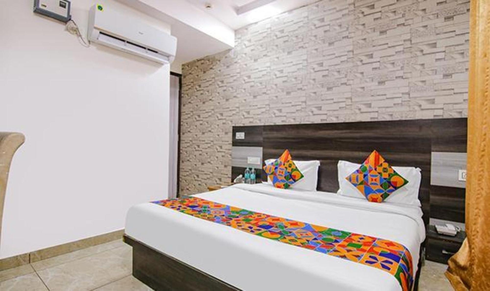 Fabhotel Welcome Residency Zirakpur Eksteriør billede